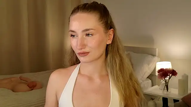 Snapshot of bella__rose chatting on February 2026 01:36:01 PM bella rose online show from February 2026 01:36:01 PM