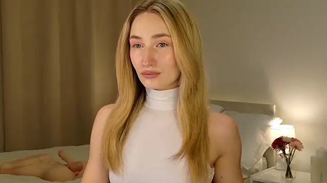 Snapshot of bella__rose chatting on February 2026 03:30:01 PM bella rose online show from February 2026 03:30:01 PM