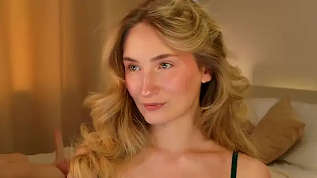 Snapshot of bella__rose chatting on March 2026 12:06:02 PM bella rose online show from March 2026 12:06:02 PM