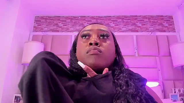 ShaniaBrownn online show from March 2026 07:41:01 PM