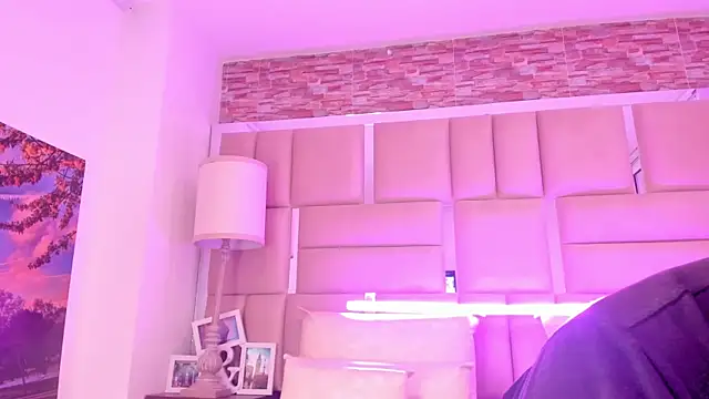 ShaniaBrownn online show from March 2026 07:39:01 PM