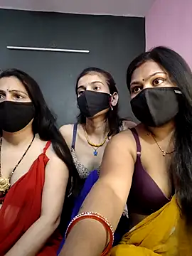 Snapshot of cutee__crazy chatting on April 2026 02:37:01 PM cutee crazy online show from April 2026 02:37:01 PM