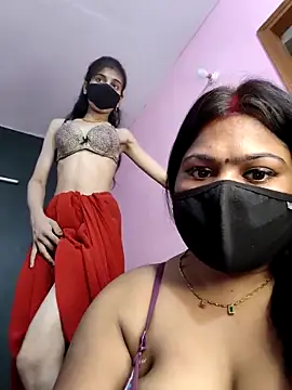 Snapshot of cutee__crazy chatting on April 2026 02:03:02 PM cutee crazy online show from April 2026 02:03:02 PM