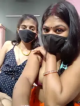 Snapshot of cutee__crazy chatting on April 2026 01:47:01 PM cutee crazy online show from April 2026 01:47:01 PM