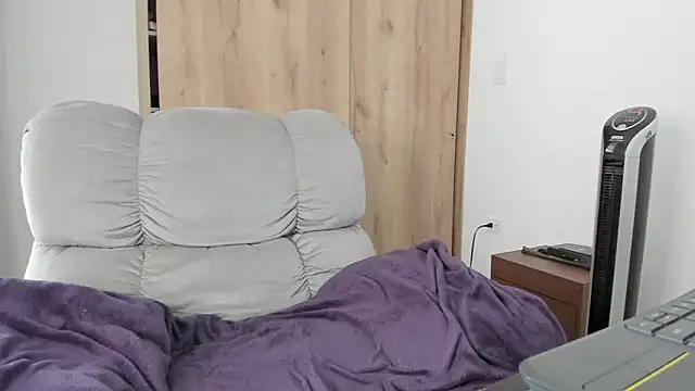 xspecialoomx online show from April 2026 07:18:02 PM