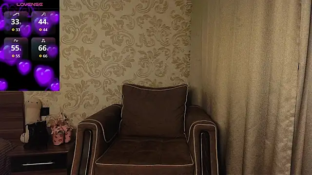 Snapshot of AgnesGraham chatting on October 2025 09:49:02 PM AgnesGraham online show from October 2025 09:49:02 PM