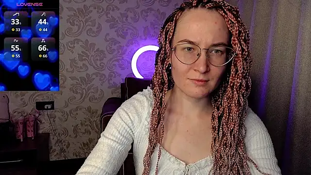 Snapshot of AgnesGraham chatting on April 2026 08:17:01 PM AgnesGraham online show from April 2026 08:17:01 PM