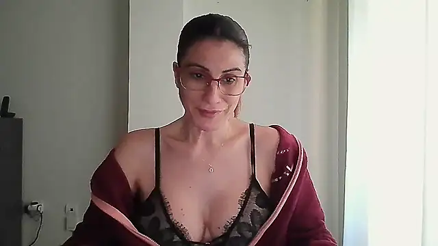 Sanada hot online show from February 2025 09:05:02 AM