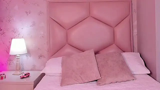 Snapshot of ambar_sullivan chatting on February 2025 11:54:01 AM ambar sullivan online show from February 2025 11:54:01 AM