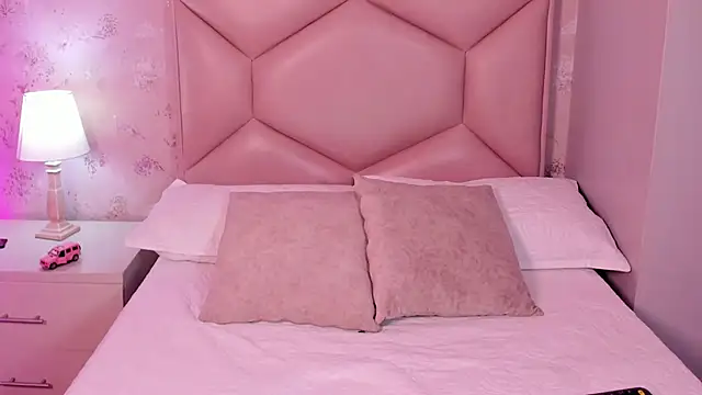 Snapshot of ambar_sullivan chatting on February 2025 12:05:02 PM ambar sullivan online show from February 2025 12:05:02 PM