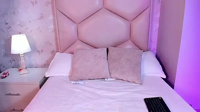 Snapshot of ambar_sullivan chatting on November 2025 11:45:01 AM ambar sullivan online show from November 2025 11:45:01 AM