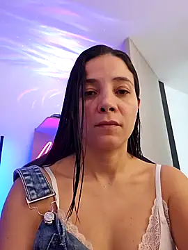 miaeyes online show from January 2026 01:26:01 PM