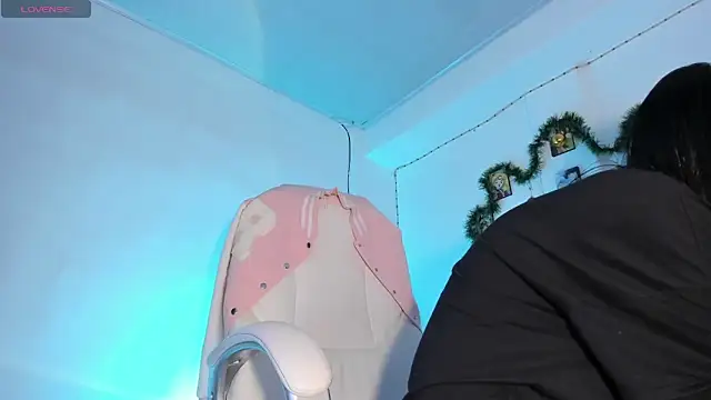 ineedmydaddy  online show from December 2024 01:11:01 AM