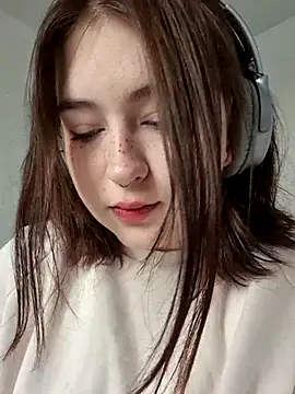 Yammy Yumi online show from October 2025 06:12:01 AM