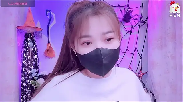 Snapshot of hen237 chatting on November 2025 12:35:01 AM hen237 online show from November 2025 12:35:01 AM