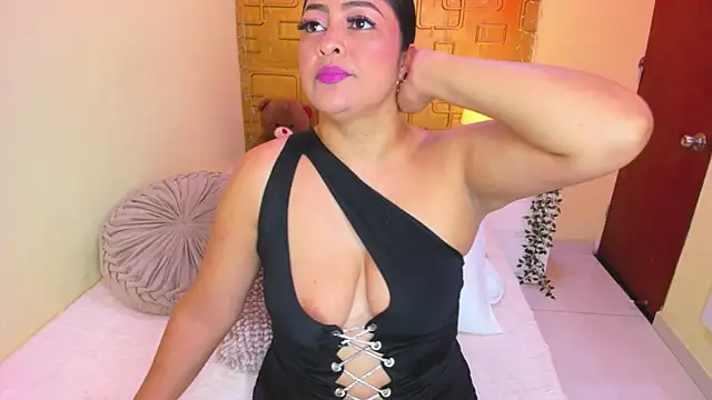 Snapshot of Julia_Haye chatting on July 2026 03:52:02 AM Julia Haye online show from July 2026 03:52:02 AM