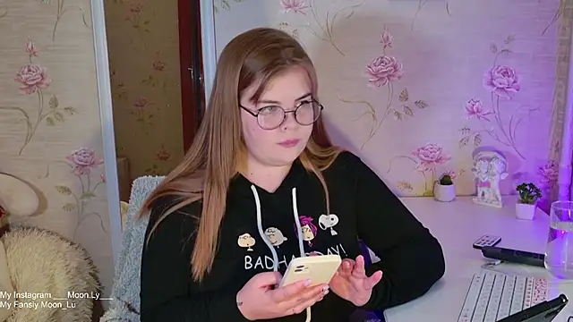 Snapshot of sinnamon_ chatting on October 2025 12:39:02 PM sinnamon  online show from October 2025 12:39:02 PM