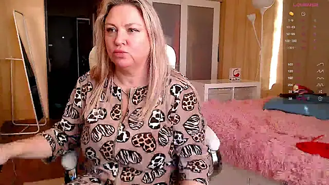 Snapshot of PamHardFuck chatting on February 2025 02:13:02 PM PamHardFuck online show from February 2025 02:13:02 PM