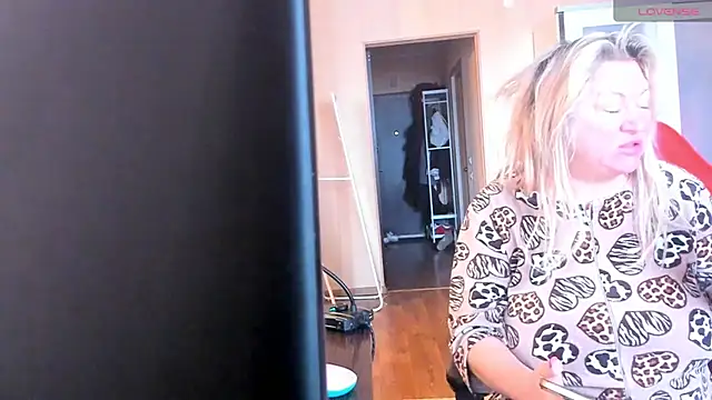 Snapshot of PamHardFuck chatting on March 2025 11:18:01 AM PamHardFuck online show from March 2025 11:18:01 AM