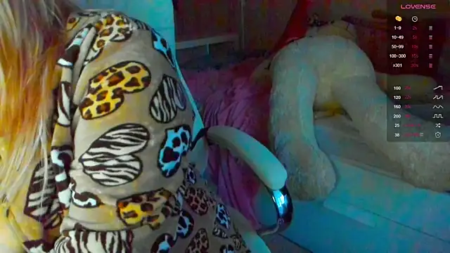 Snapshot of PamHardFuck chatting on March 2025 04:09:02 PM PamHardFuck online show from March 2025 04:09:02 PM