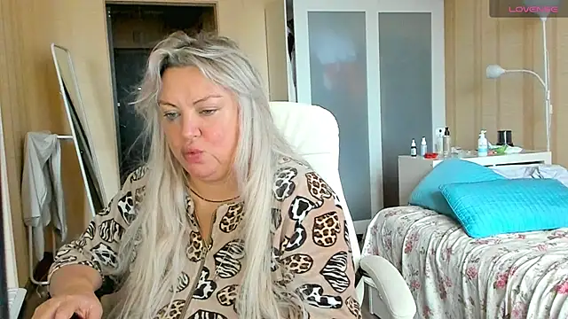 Snapshot of PamHardFuck chatting on October 2025 09:41:02 AM PamHardFuck online show from October 2025 09:41:02 AM