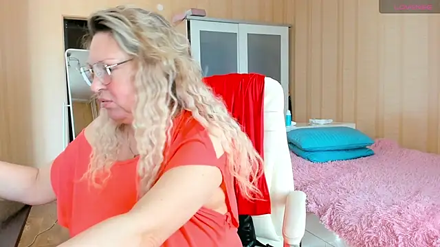 Snapshot of PamHardFuck chatting on April 2026 11:13:01 AM PamHardFuck online show from April 2026 11:13:01 AM