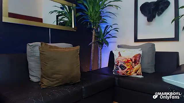 Snapshot of Markboyl chatting on December 2024 02:38:02 PM Markboyl online show from December 2024 02:38:02 PM