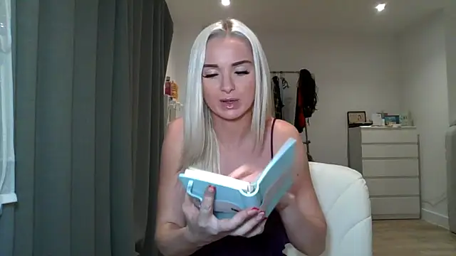 chelseablonde online show from December 2024 10:32:01 PM