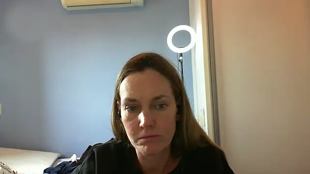 Annylove1 online show from November 2025 03:57:01 PM