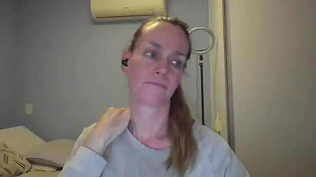 Annylove1 online show from November 2025 12:11:02 AM