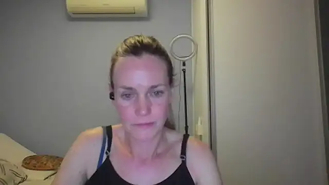 Annylove1 online show from November 2025 12:36:01 AM