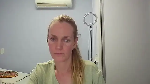 Annylove1 online show from February 2026 12:30:02 AM