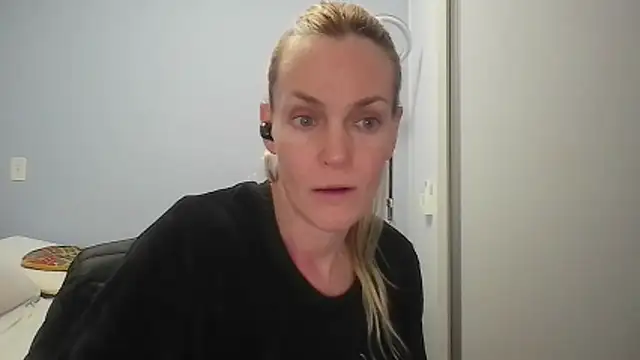 Annylove1 online show from June 2026 12:24:01 AM