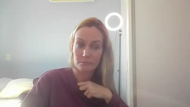 Annylove1 online show from July 2026 04:56:01 PM