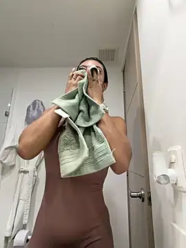 Snapshot of KalaBeckett_ chatting on April 2026 12:16:02 PM KalaBeckett online show from April 2026 12:16:02 PM