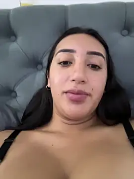 Snapshot of Hannahoff chatting on February 2025 01:23:02 AM Hannahoff online show from February 2025 01:23:02 AM