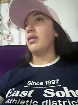 Snapshot of Hannahoff chatting on March 2025 12:22:02 AM Hannahoff online show from March 2025 12:22:02 AM