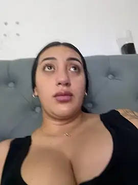 Snapshot of Hannahoff chatting on September 2025 10:11:01 PM Hannahoff online show from September 2025 10:11:01 PM