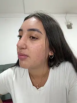 Snapshot of Hannahoff chatting on March 2026 04:20:02 AM Hannahoff online show from March 2026 04:20:02 AM