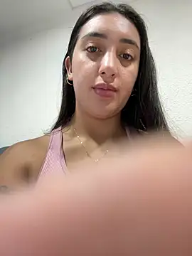 Snapshot of Hannahoff chatting on March 2026 01:10:01 AM Hannahoff online show from March 2026 01:10:01 AM