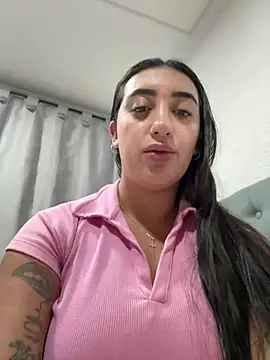 Snapshot of Hannahoff chatting on March 2026 04:06:01 AM Hannahoff online show from March 2026 04:06:01 AM