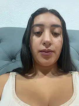 Snapshot of Hannahoff chatting on March 2026 01:50:01 AM Hannahoff online show from March 2026 01:50:01 AM