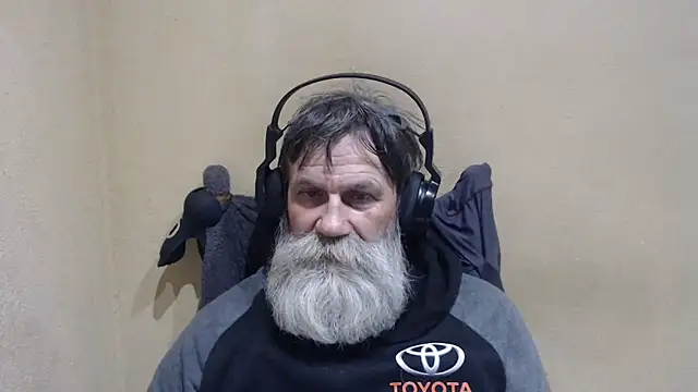 Snapshot of AlexNudo chatting on April 2026 10:43:01 AM AlexNudo online show from April 2026 10:43:01 AM