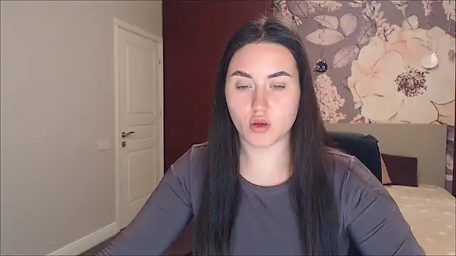 Roxie Bradley online show from December 2024 08:56:01 AM