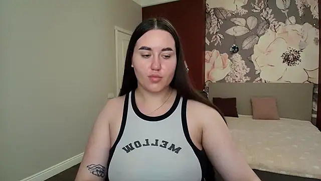 Snapshot of Roxie_Bradley chatting on July 2026 05:38:01 AM Roxie Bradley online show from July 2026 05:38:01 AM