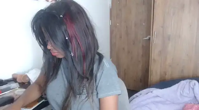 Snapshot of charlott7 chatting on December 2024 01:50:02 AM charlott7 online show from December 2024 01:50:02 AM