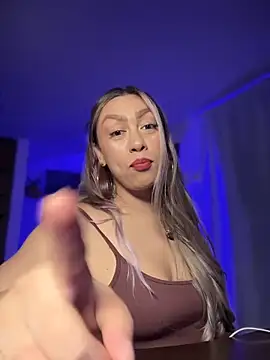 Im sophiie online show from October 2025 06:41:02 AM