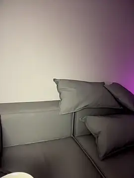 Im sophiie online show from February 2026 06:45:02 AM