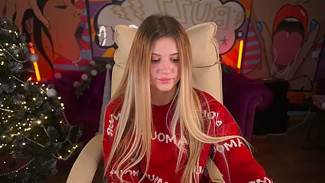 Snapshot of Lili_Danger chatting on December 2024 09:00:02 PM Lili Danger online show from December 2024 09:00:02 PM