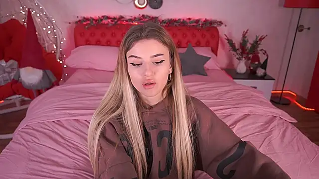Snapshot of Lili_Danger chatting on January 2025 09:41:02 PM Lili Danger online show from January 2025 09:41:02 PM